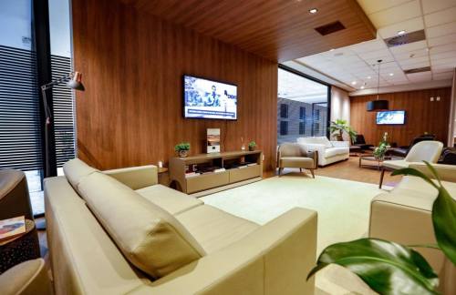 CWBBreak Travel Lounge