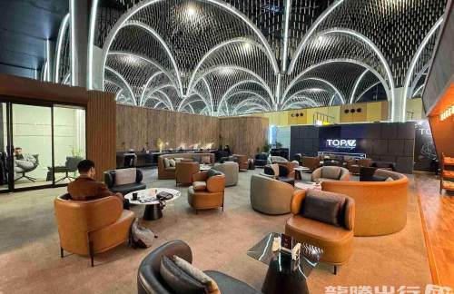 BGWTopaz Lounge