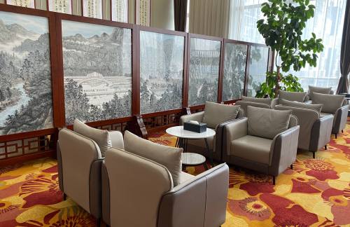 63059龙腾商务座候车区