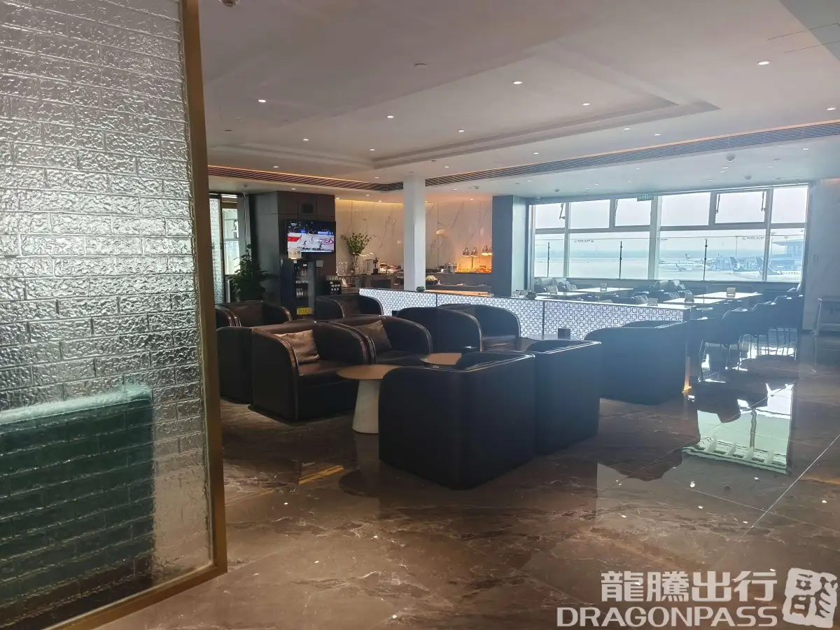 International Lounge VIP CLUB5 (T1 International) – photos 2