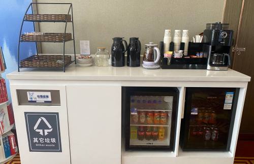 63059龙腾商务座候车区