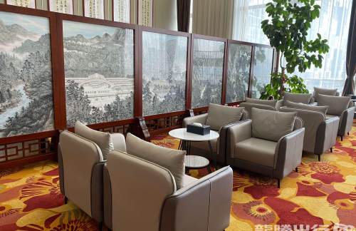 63059龙腾商务座候车区