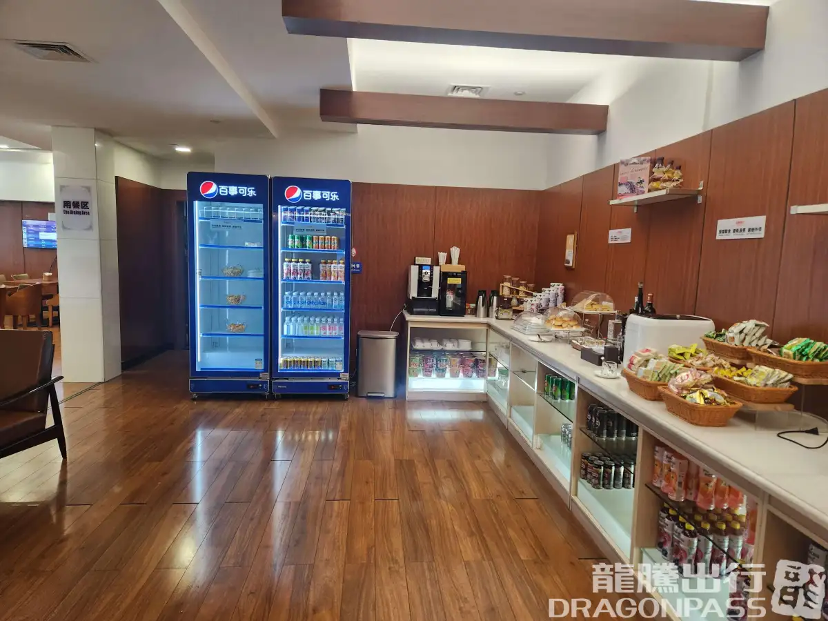 First Class Lounge (Concourse B) – photos 4