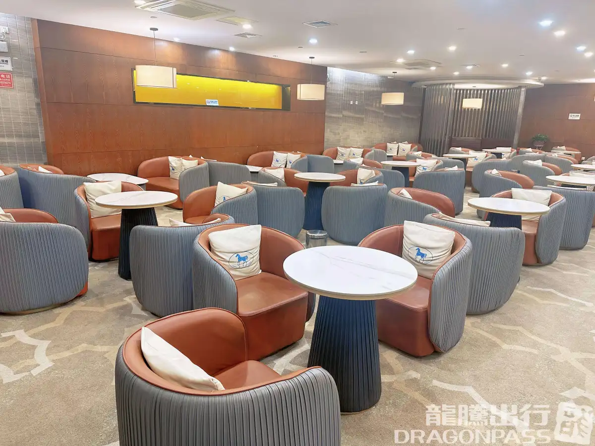 First Class Lounge – photos 9