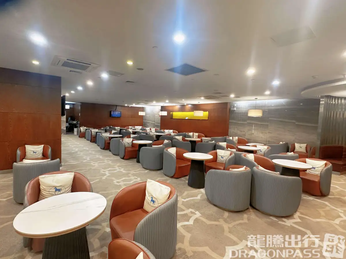 First Class Lounge – photos 14