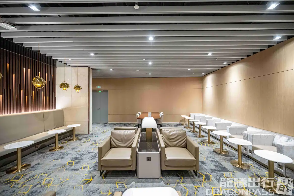 VIP Lounge No.135 (S1 Intl) – photos 9