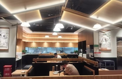 西安咸阳国际机场太二酸菜鱼