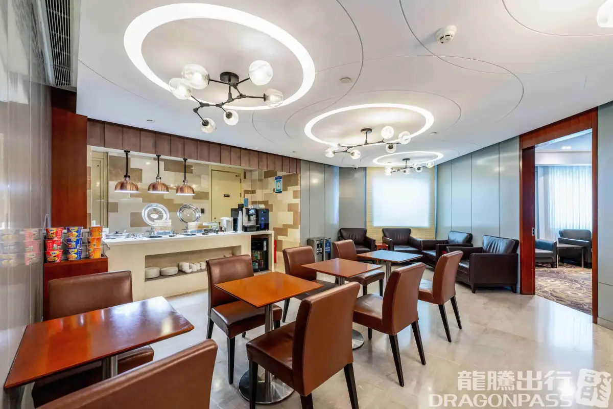 Reception Area Gate 6 – photos 8