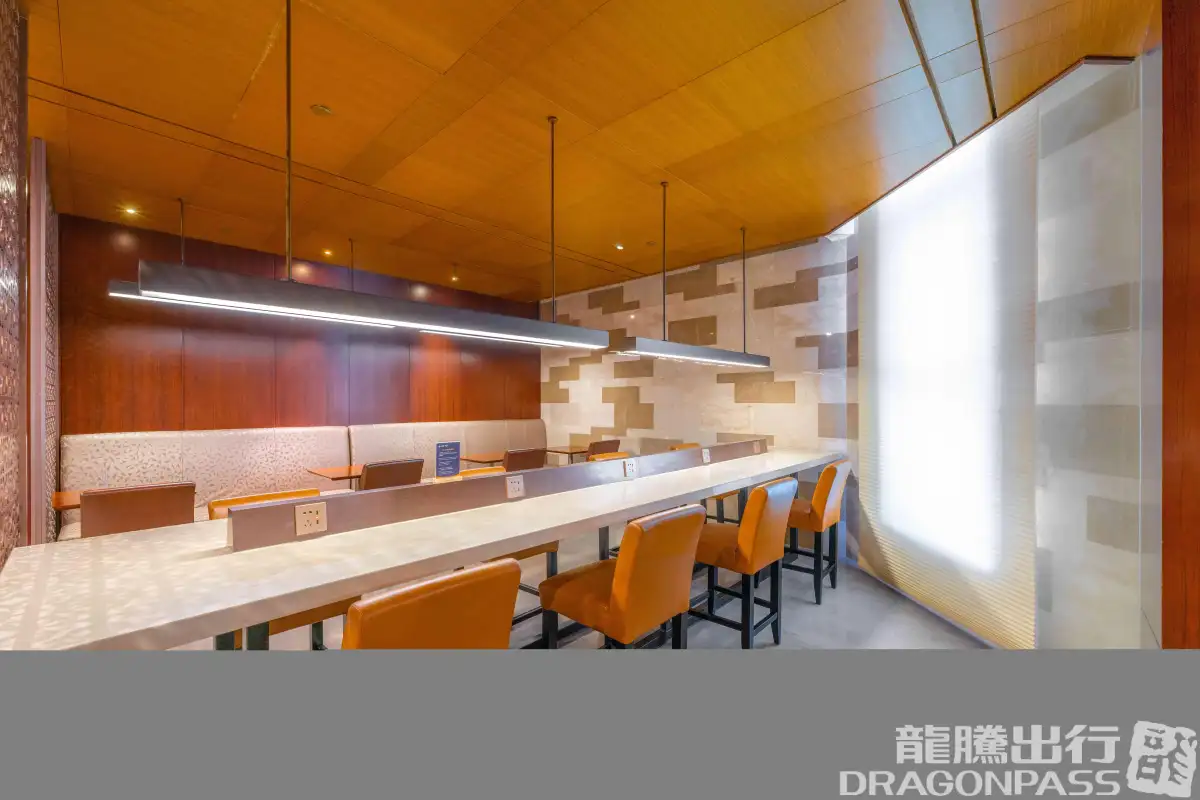 Reception Area Gate 6 – photos 10