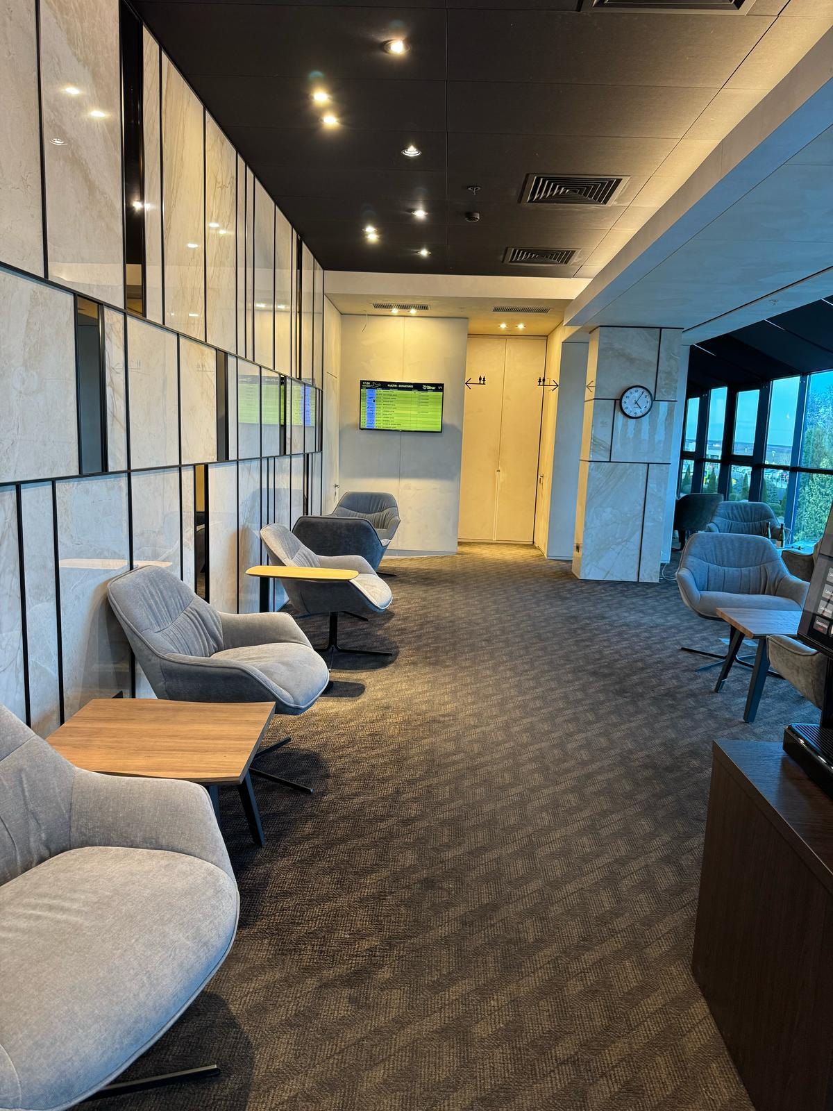 Business Lounge at RMO