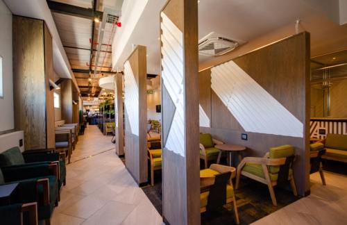 HLABidvest Premier Lounge Lanseria