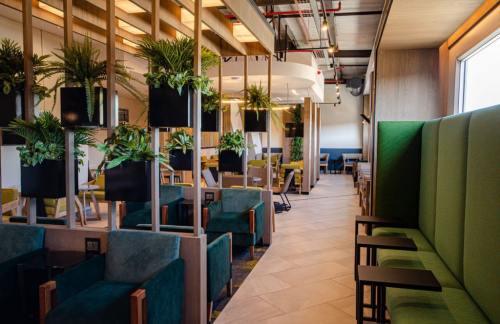 HLABidvest Premier Lounge Lanseria