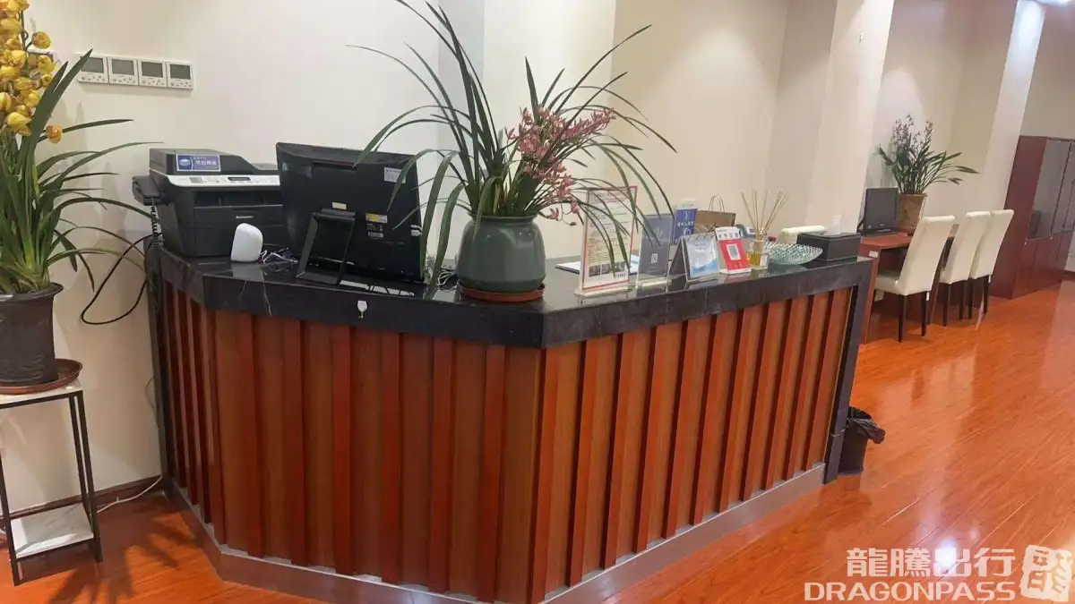 First Class Lounge 02 – photos 3
