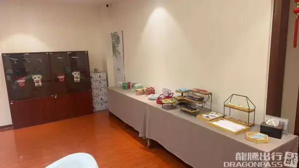 First Class Lounge 02 – photos 4