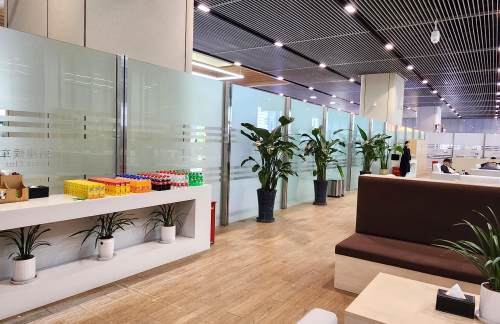 air-830460商务座候车区2