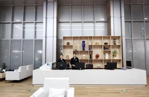 air-830460商务座候车区2