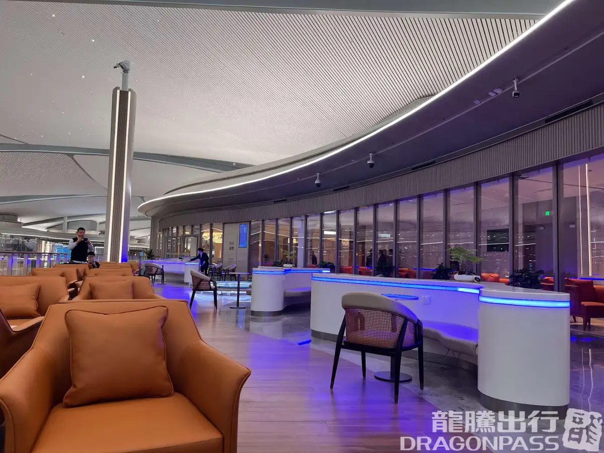 First & Business Class Lounge – photos 4