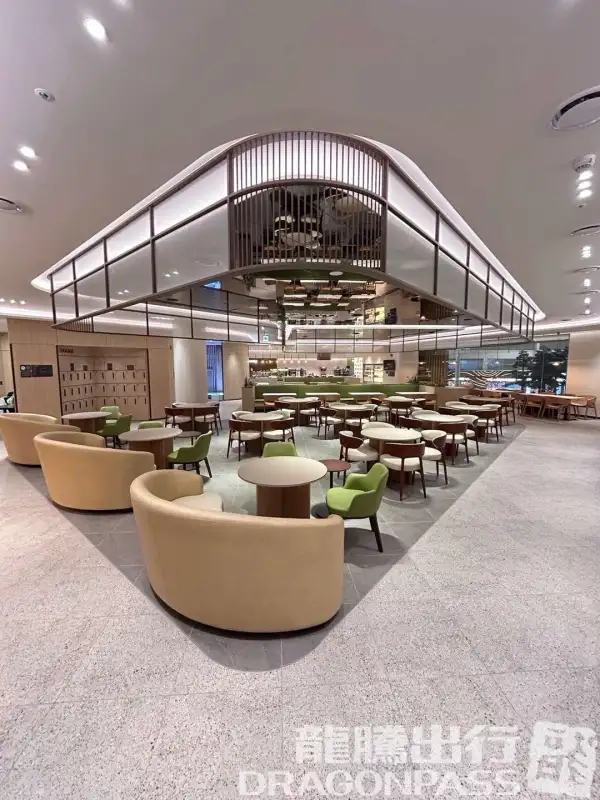 Sky Hub Lounge West – photos 4