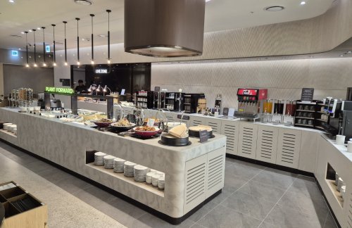 ICNSky Hub Lounge West