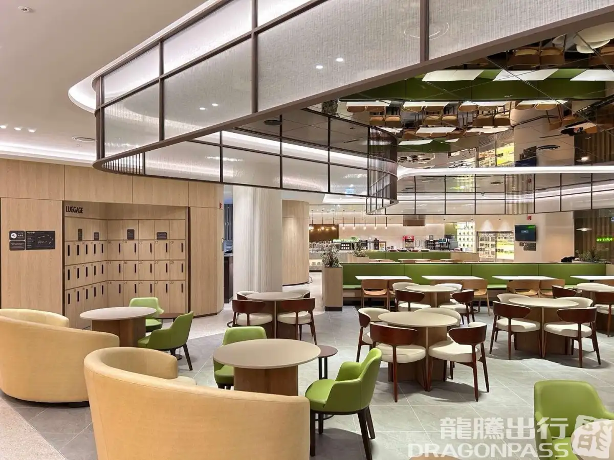 Sky Hub Lounge West – photos 6