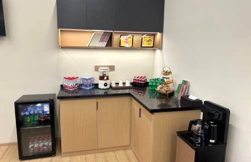 air-431289商务座候车区