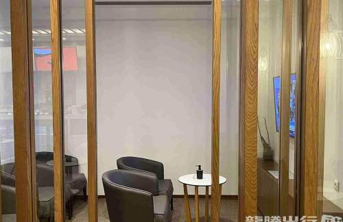 SKGThe Lounge