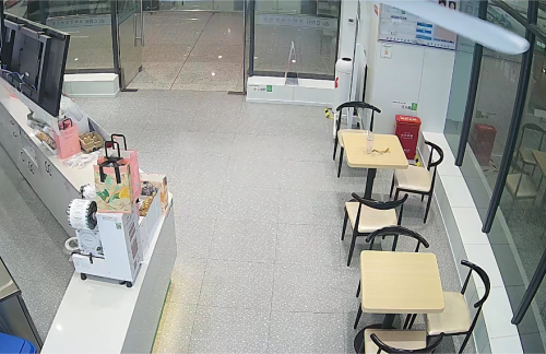 贵阳北站书亦烧仙草(2A、3A检票口楼上)