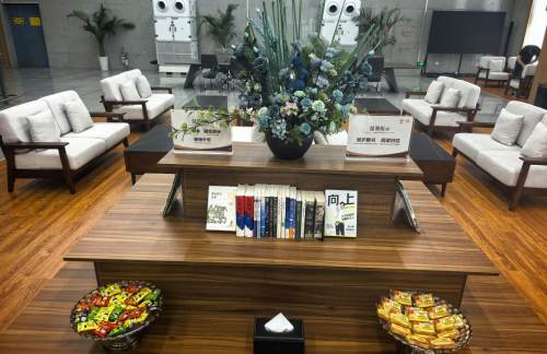 air-6852060石家庄正定机场站候车区