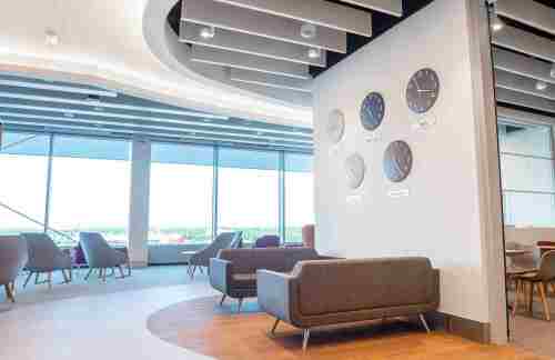 MANThe Escape Lounge (T2)