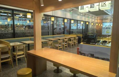 上海虹桥站蒸小皖