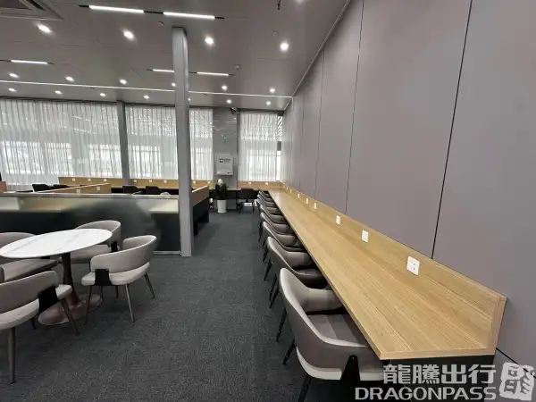 First Class Lounge – photos 3