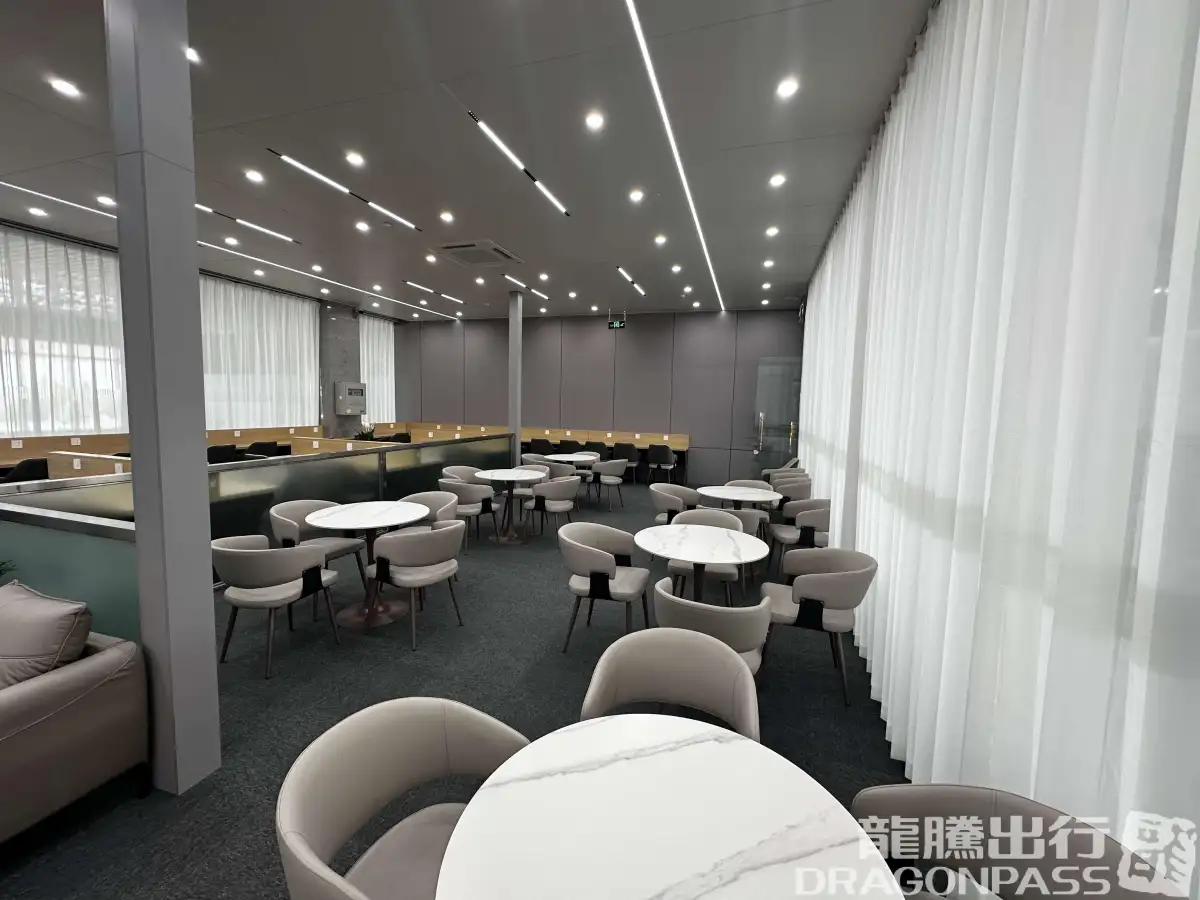 First Class Lounge – photos 8