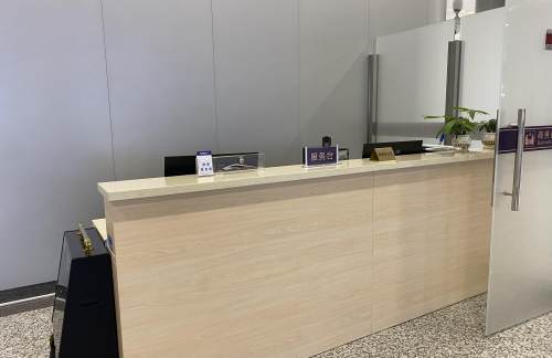 air-6852540商务座候车区