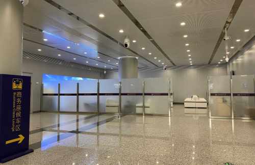 air-6852540商务座候车区