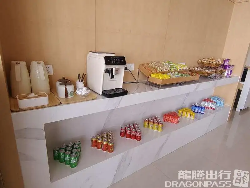 V22 First Class Lounge – photos 3