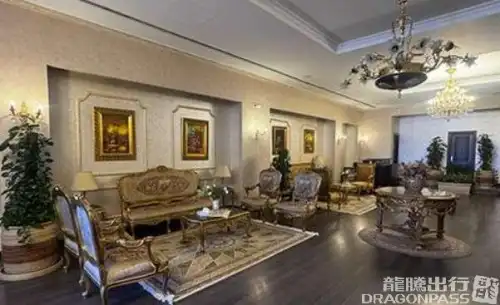 Pearl Lounge