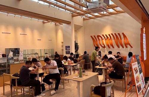 成都东站NOWWA挪瓦咖啡