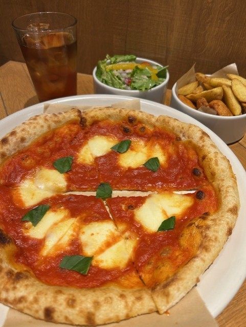 ITMWOLFGANG PUCK PIZZA