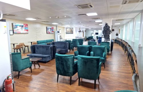 LOSNewrest Premium Class Lounge