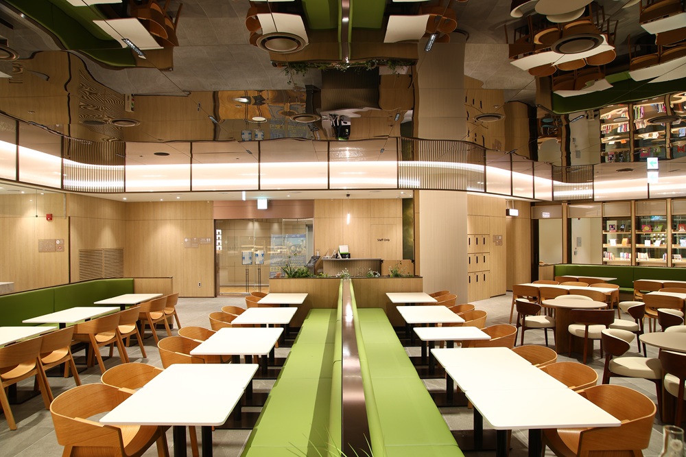 Skyhub Lounge East (T2)