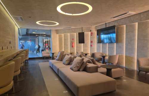 CHNFBRT Lounges