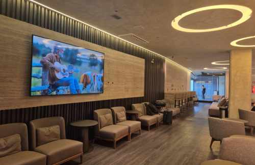 CHNFBRT Lounges