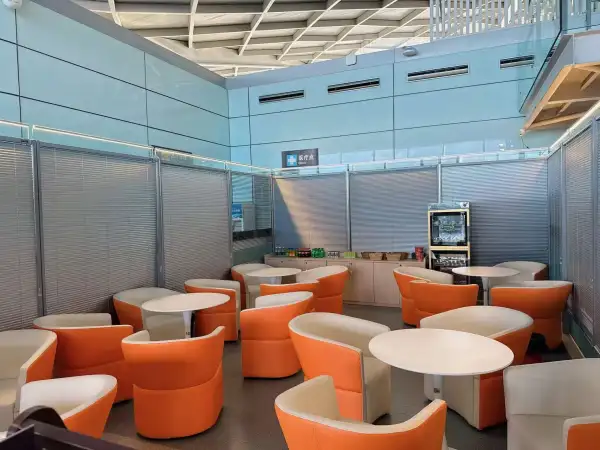 International First Class Lounge – photos 3