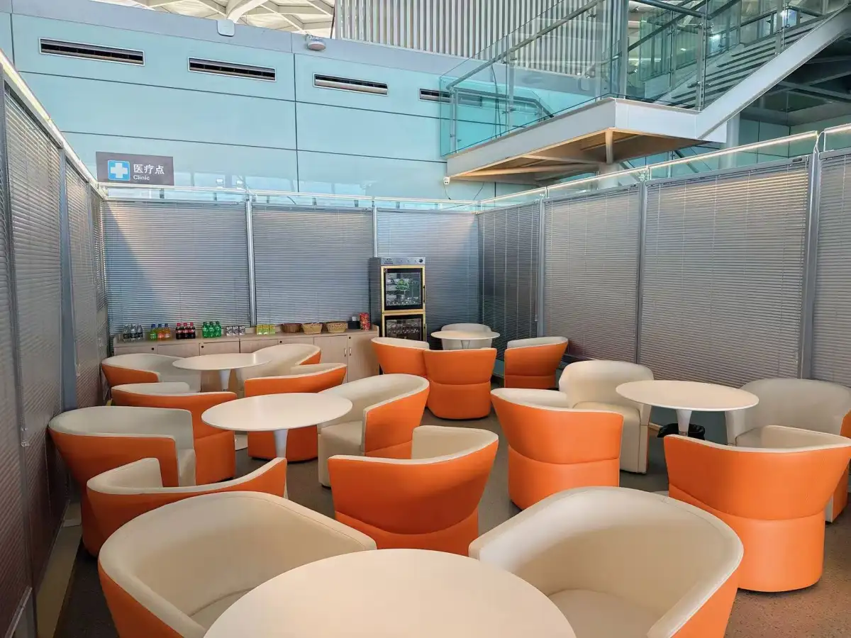 International First Class Lounge – photos 6
