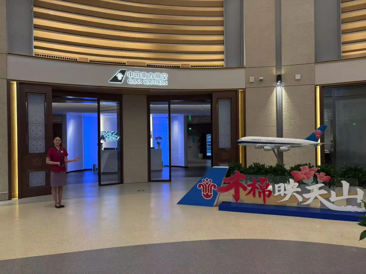 China Southern Airlines Kapok Lounge (International) – photos 11