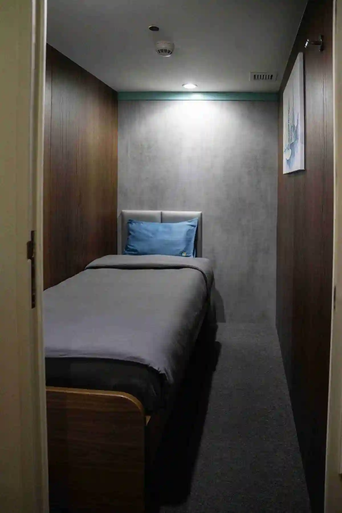 Sleepover Concourse D – photos 3