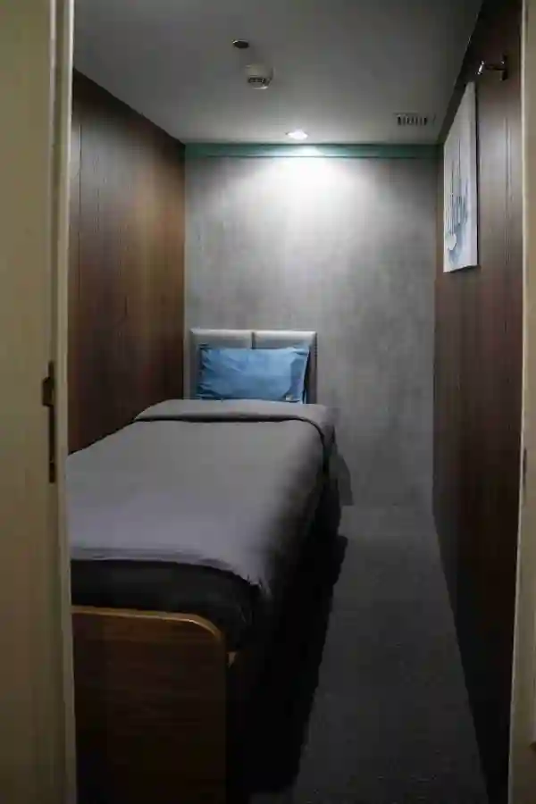 Sleepover Concourse D – photos 3
