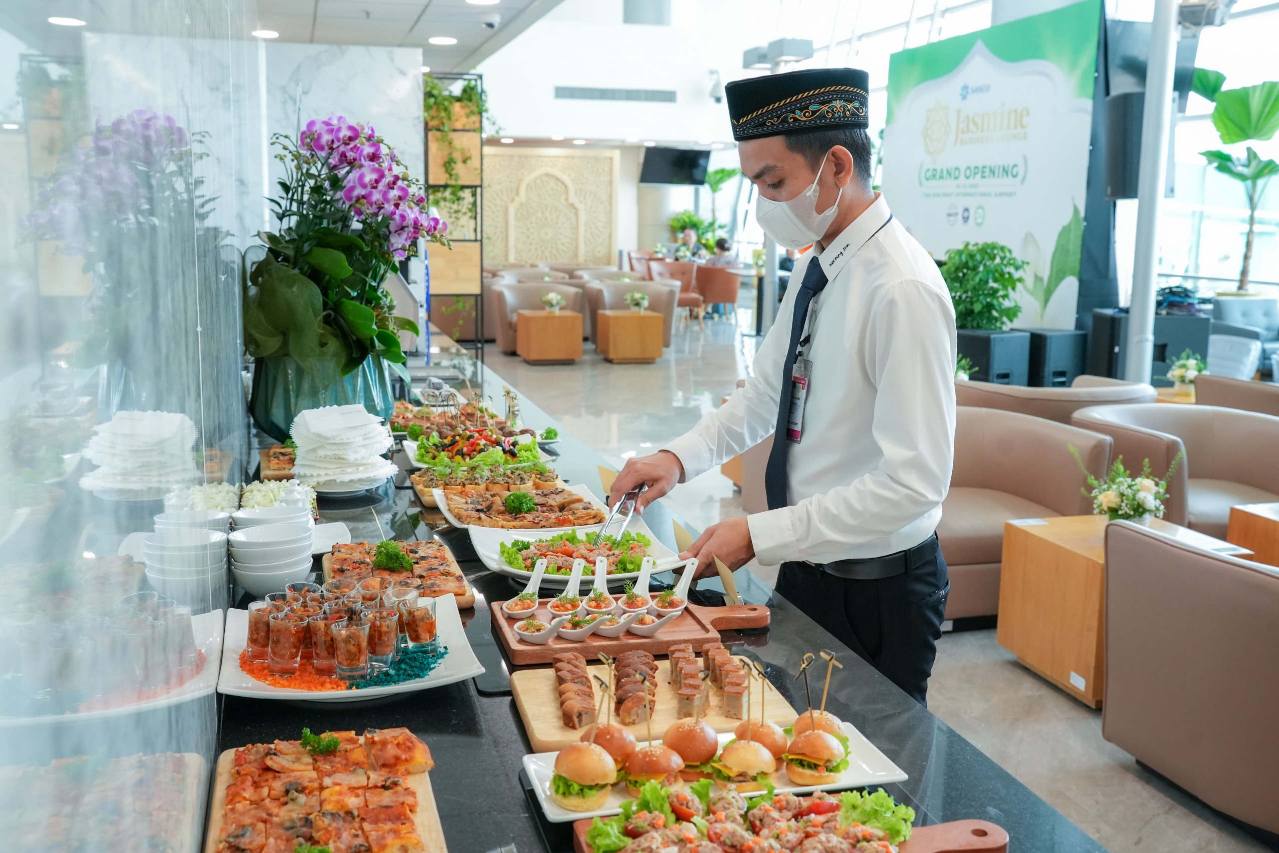Jasmine Halal Lounge atmosphere, image 7