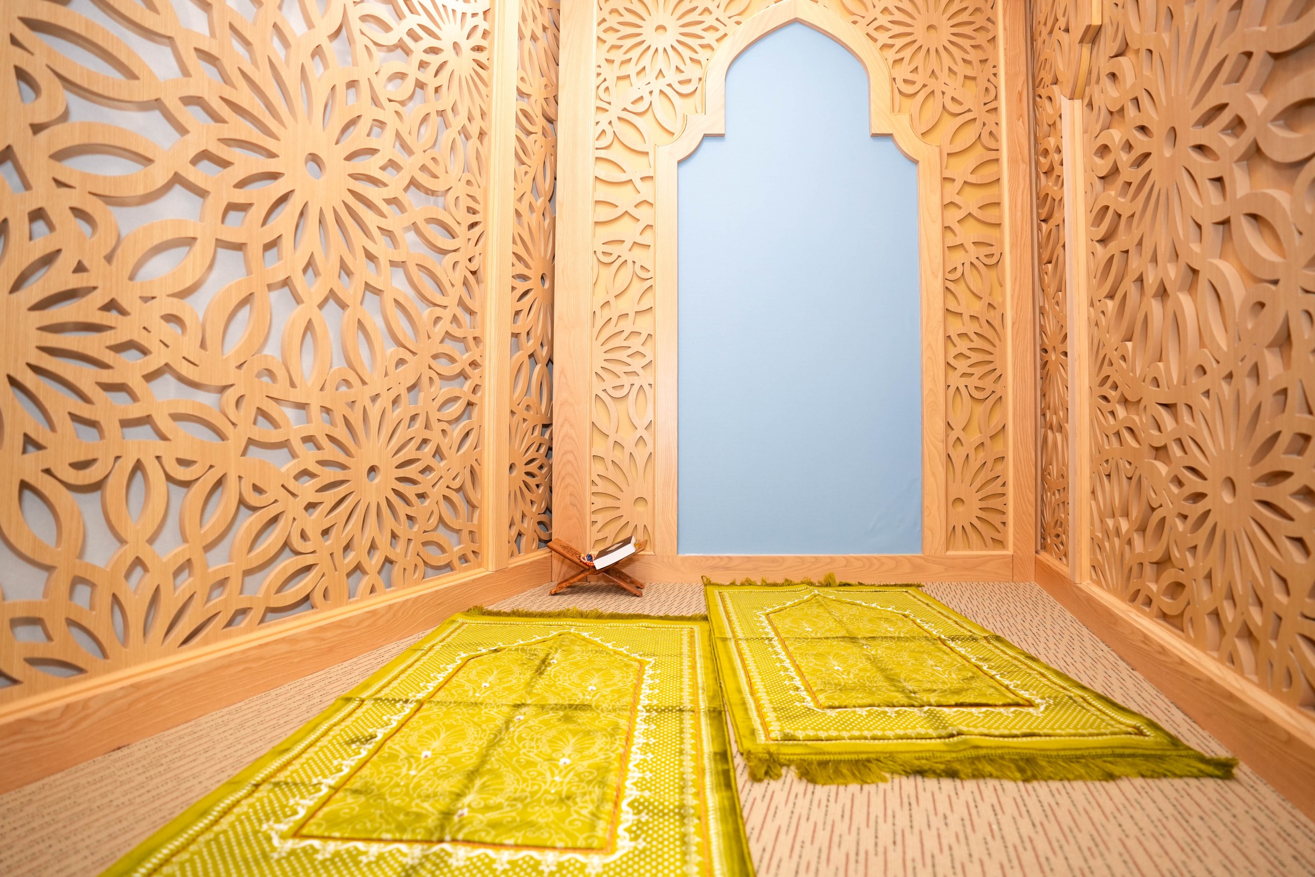 Jasmine Halal Lounge atmosphere, image 3