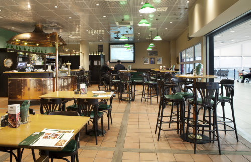 布拉格-瓦茨拉夫·哈维尔国际机场Pilsner Urquell Original Restaurant